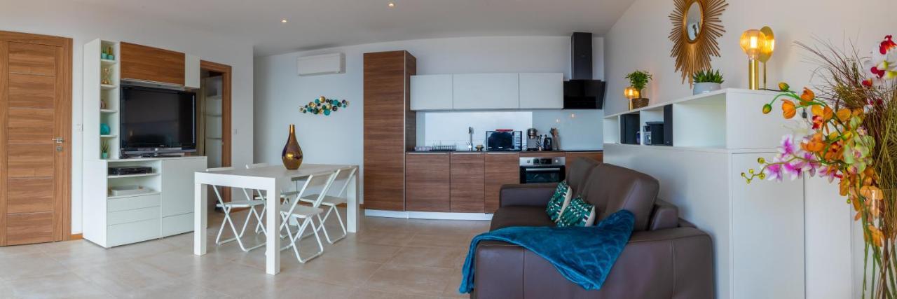 Vistazur Luxueux Appartement Avec Terrasse Et Piscine Rayol-Canadel-sur-Mer Exterior photo